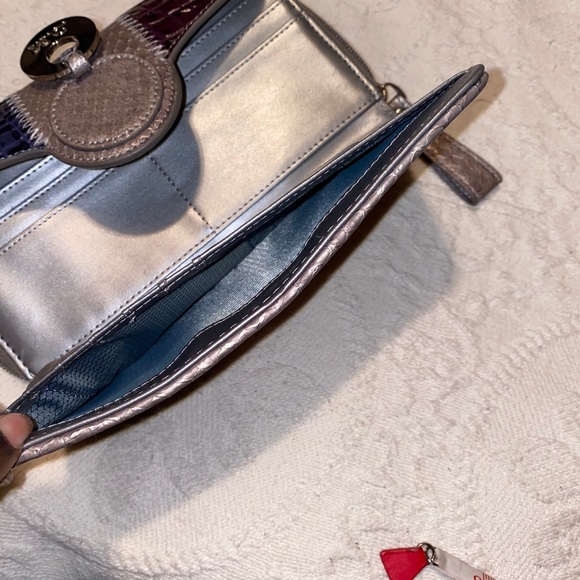 MadiClare Leather Wallet - Picture 5 of 7